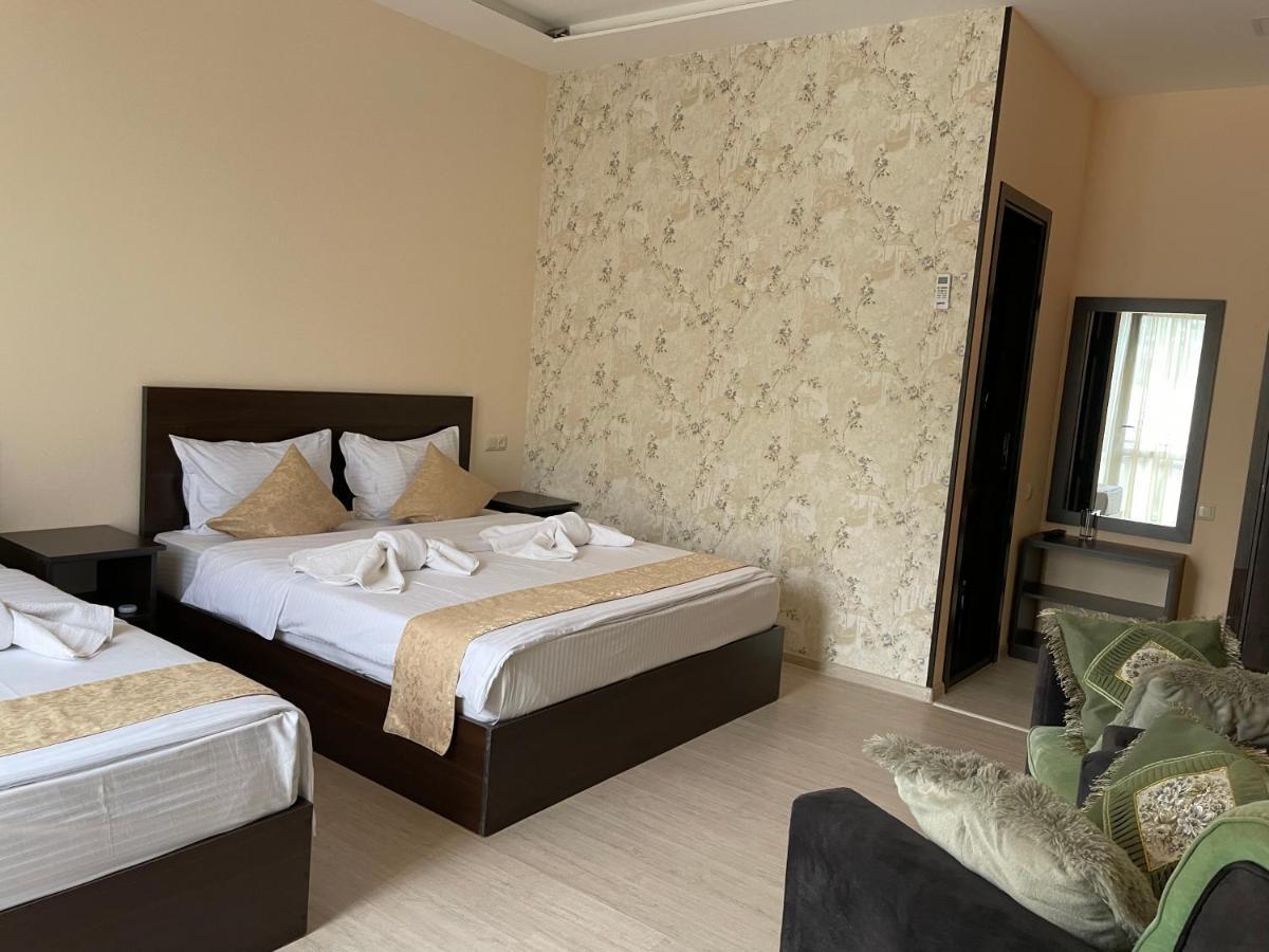 Kamar Hotel Ijevan Exterior foto