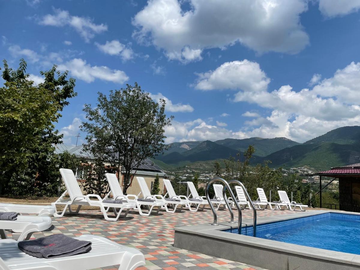 Kamar Hotel Ijevan Exterior foto